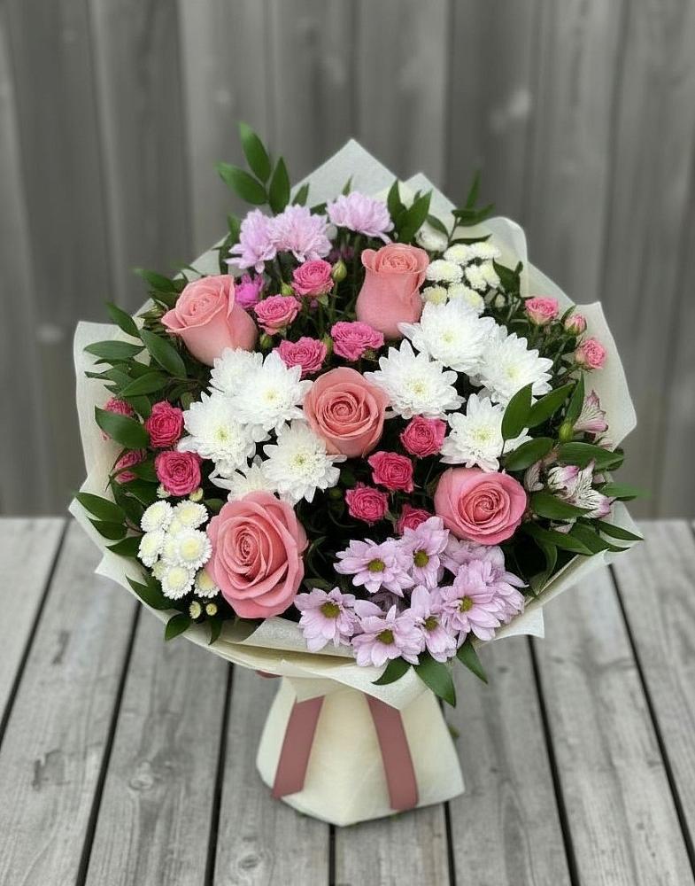 Букет цветов из: Альстромерии, Гвоздики, Розы и Хризантемы в Пиндушах