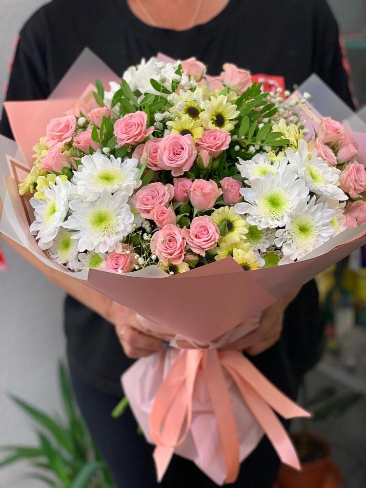Букет цветов из: Розы и Хризантемы в Пиндушах