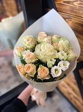 Букет цветов из:  Розы и Лизиантусы #REPLACE_PRED# Пиндушах