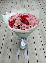 Букет цветов из:  Альстромерии #REPLACE_PRED# Пиндушах