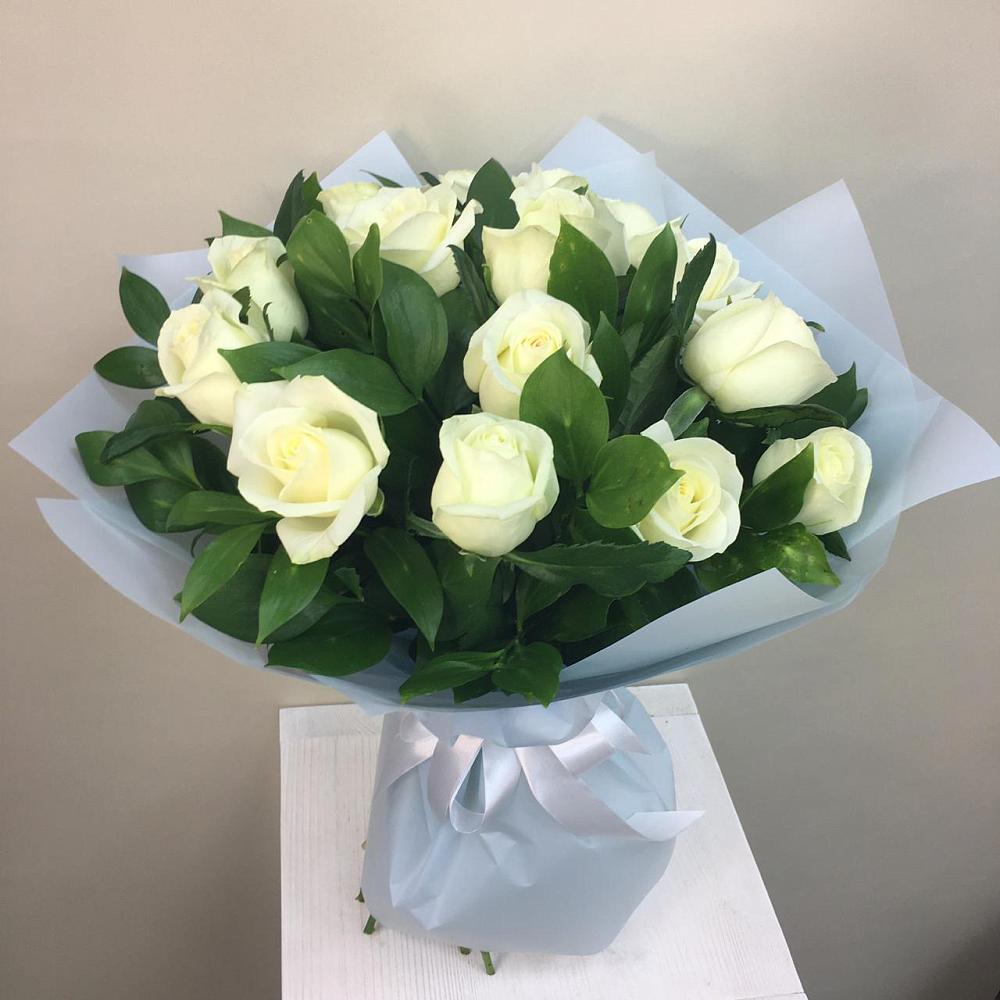 Букет 15 Белых роз Проуд в Пиндушах
