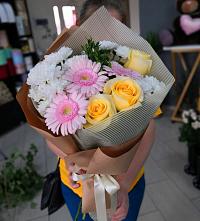Букет цветов из:  Герберы, Розы и Хризантемы в Пиндушах