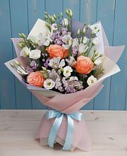 Букет цветов из:  Лизиантусы, Розы, Альстромерии и Гипсофила в Пиндушах