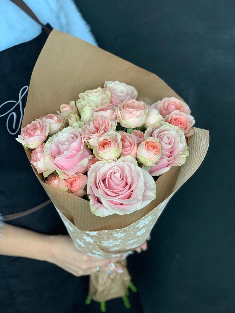 Букет цветов из: Хризантемы и Розы в Пиндушах