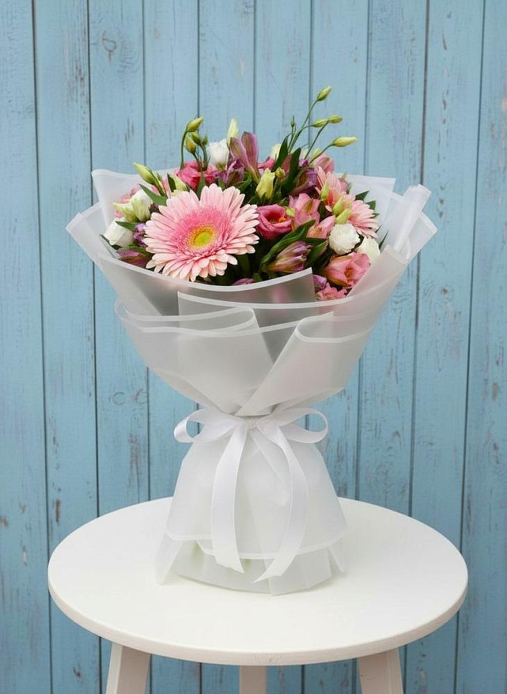 Букет цветов из: Герберы, Альстромерии и Лизиантусы в Пиндушах