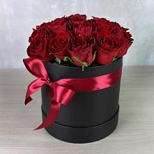 Цветочная композиция из Розы в шляпной коробке #REPLACE_PRED# Пиндушах